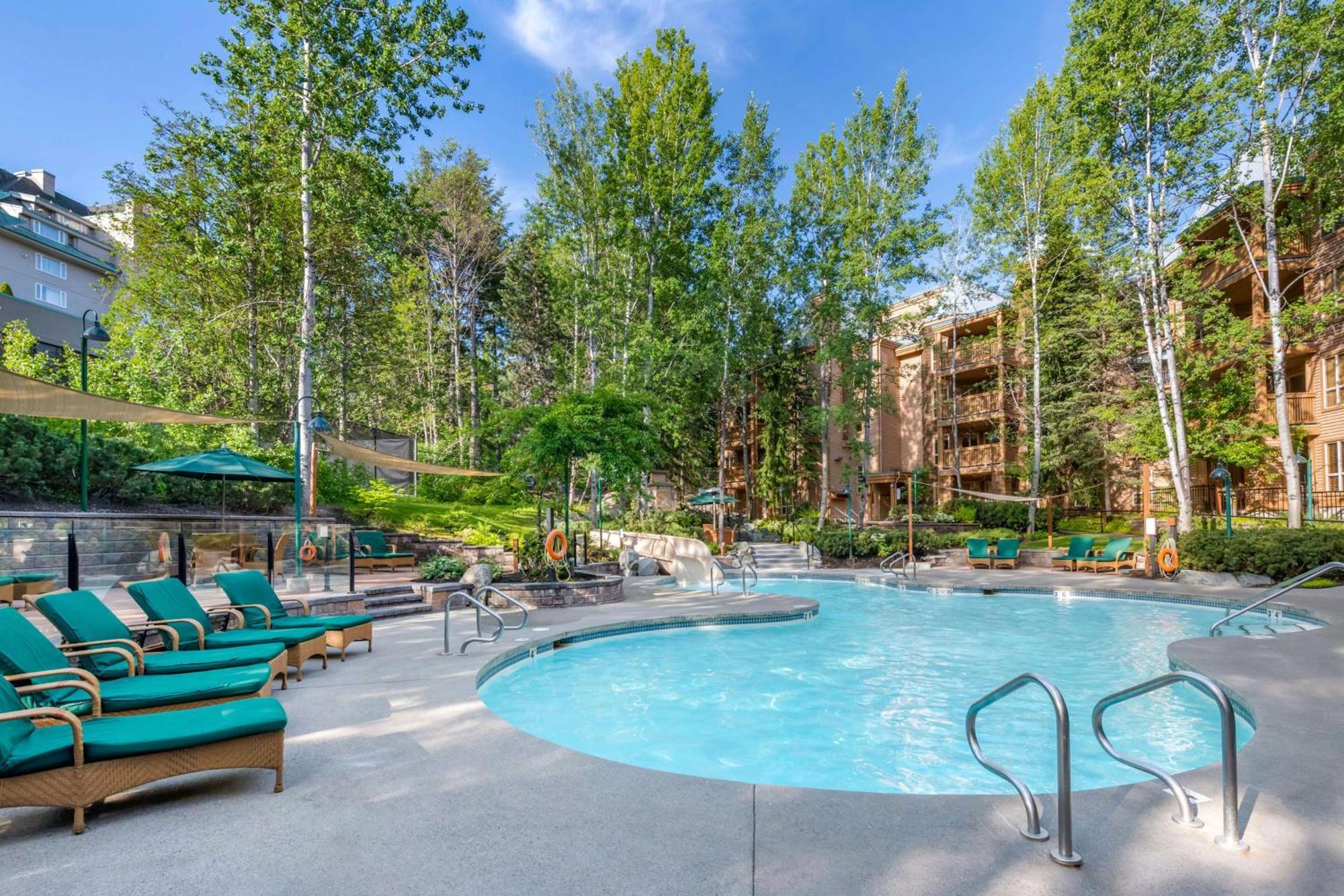 Hilton Grand Vacations Club Whistler Hotel Exterior photo